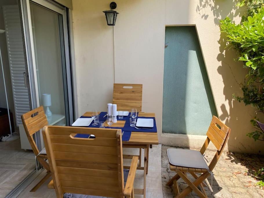 Studio Eleverca 3*- Rez De Jardin Terrasse - Axelle Loc'Appart Mandelieu Exterior foto